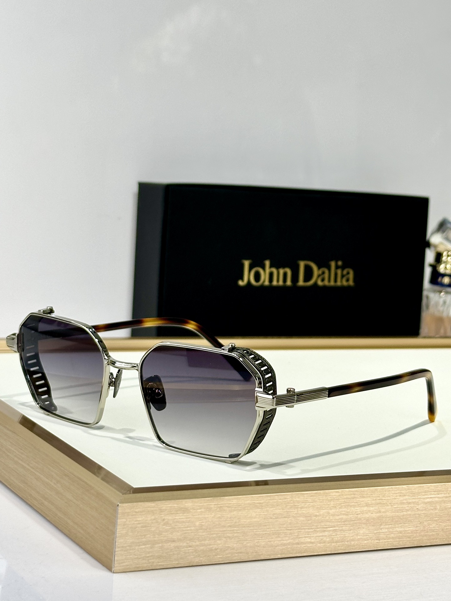  John Dalia
MOD：DENNIS
Size：49口22 145
