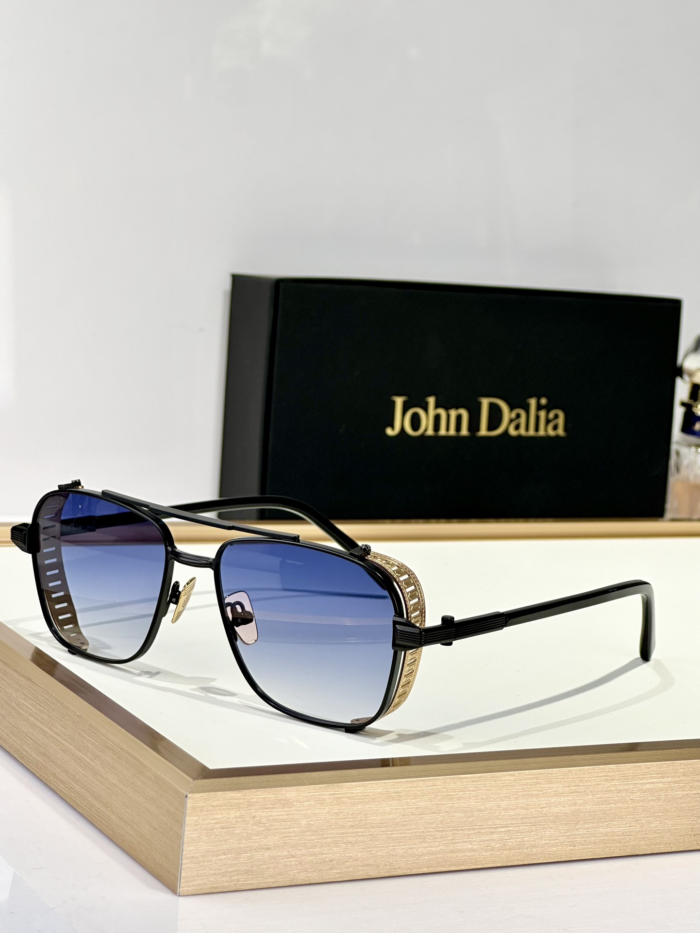  John Dalia
MODPhil
Size：48口22 -145
