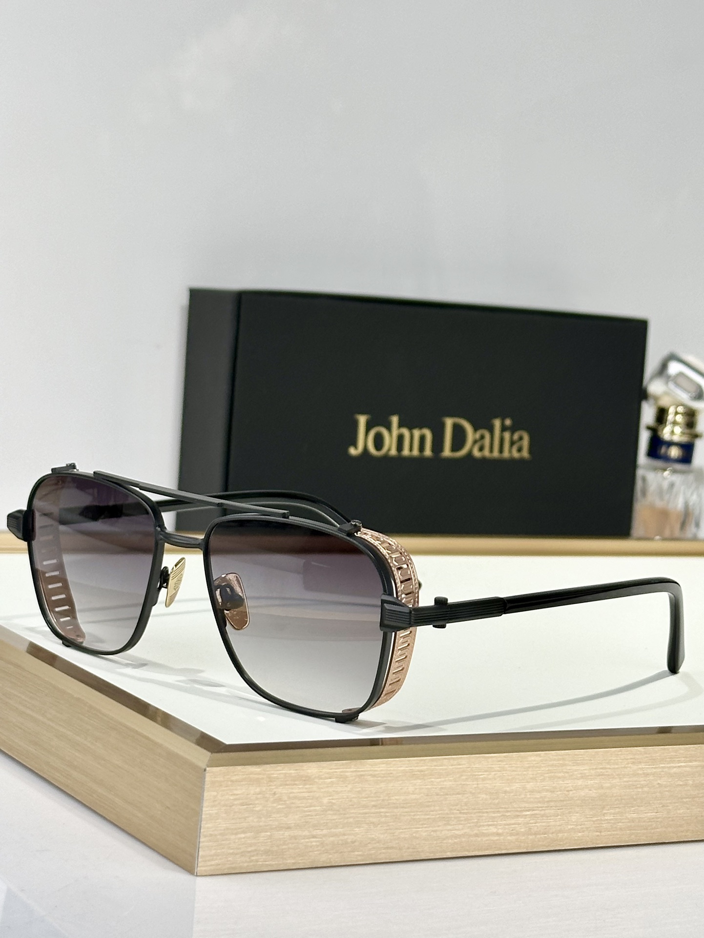  John Dalia
MODPhil
Size：48口22 -145
