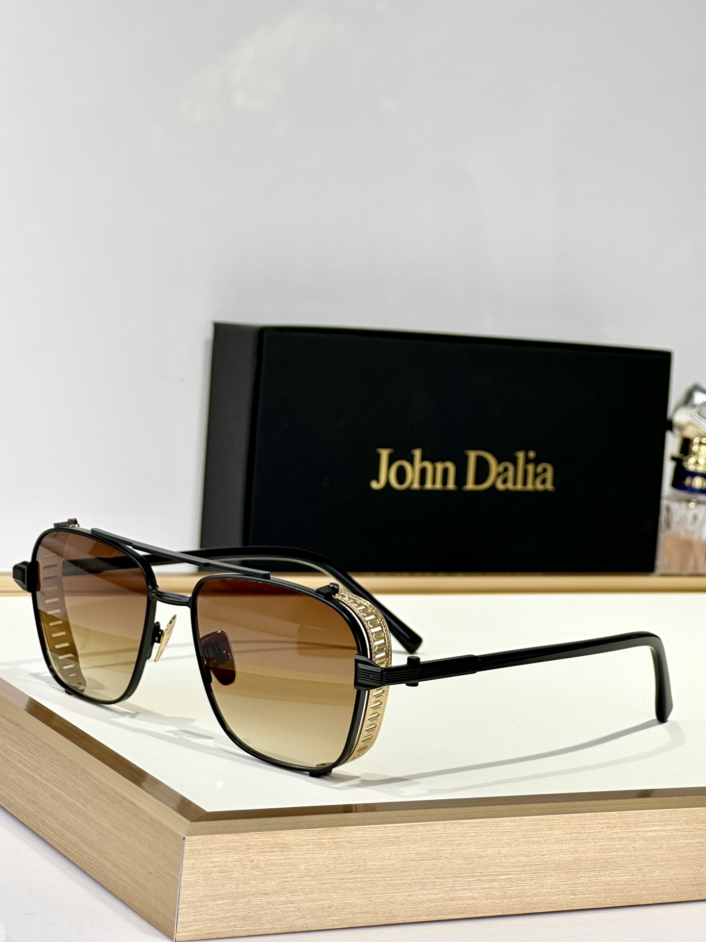  John Dalia
MODPhil
Size：48口22 -145
