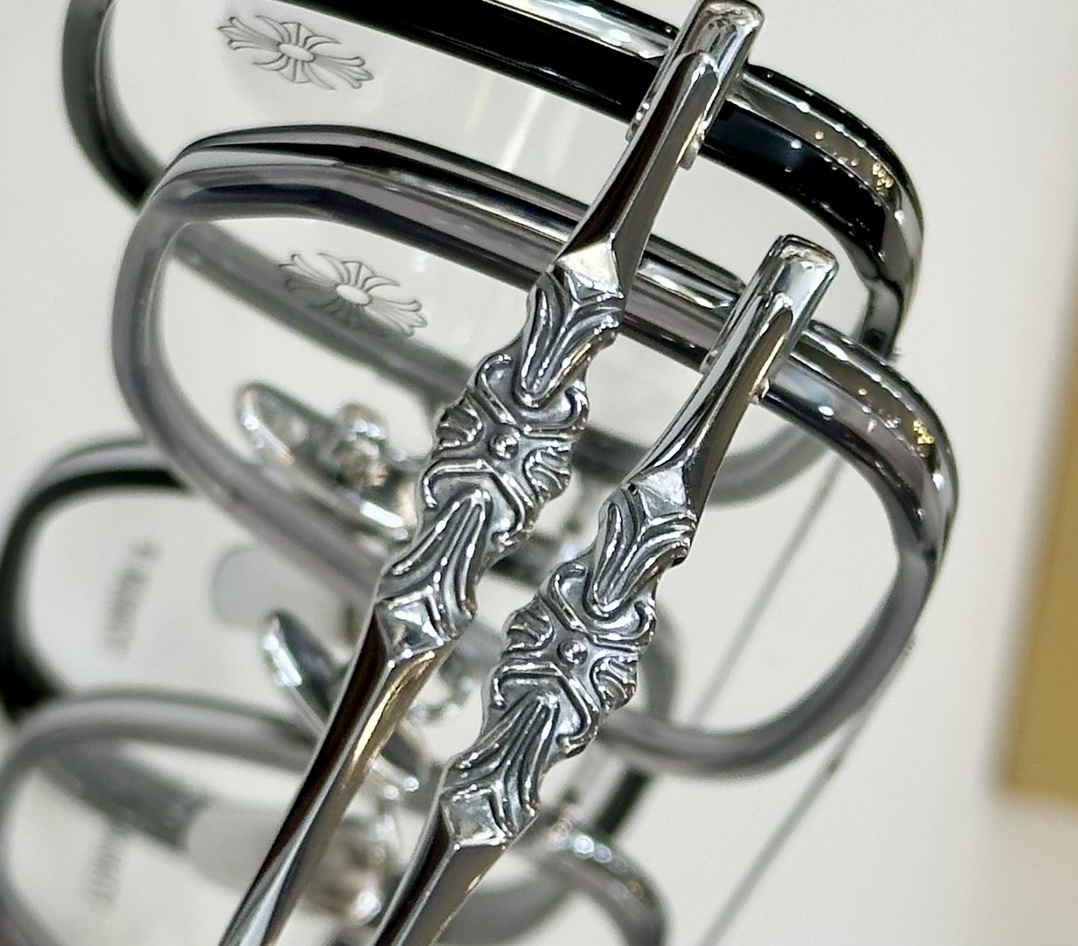  Chrome Hearts
MOD：CH85246
Size：56口20-155
