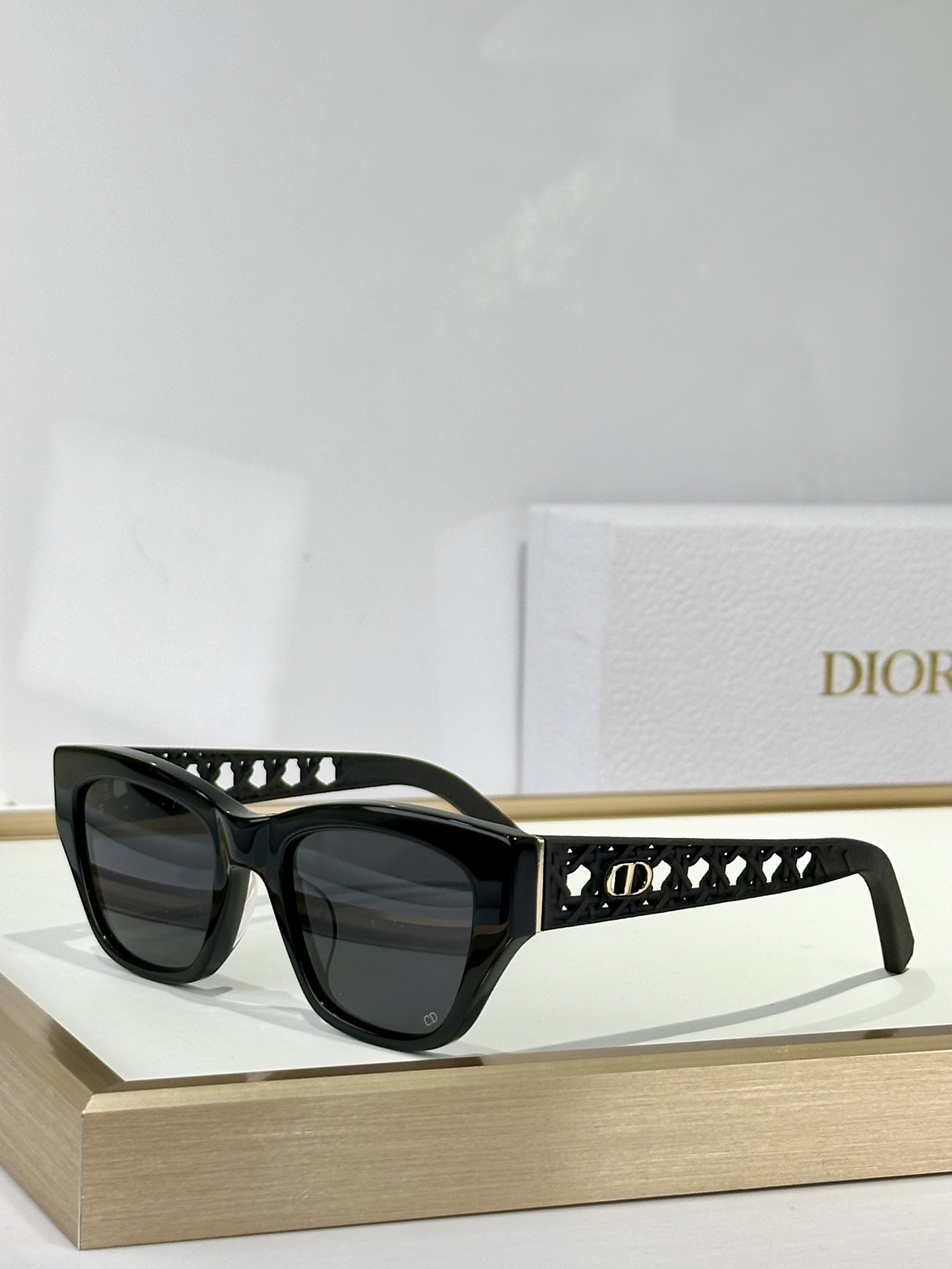  DIOR
MOD：VeryDior S21
Size：53口20-140
