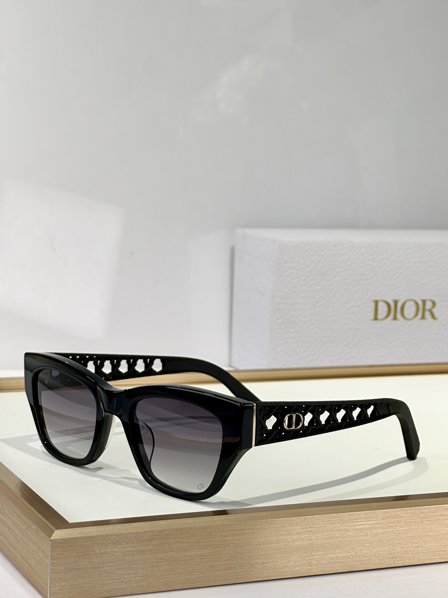 DIOR
MOD：VeryDior S21
Size：53口20-140

