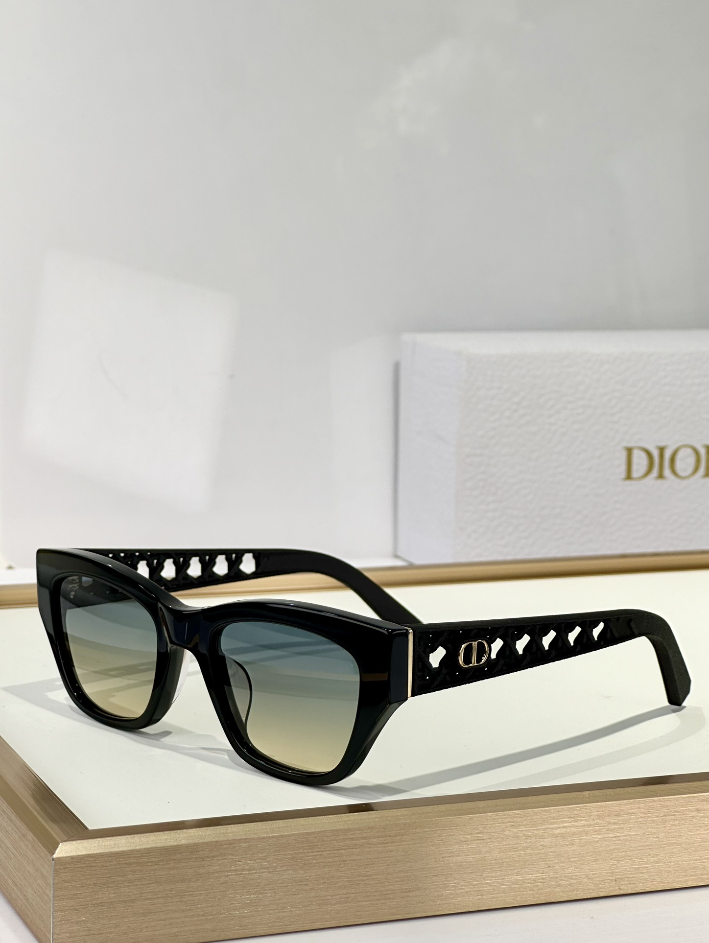  DIOR
MOD：VeryDior S21
Size：53口20-140
