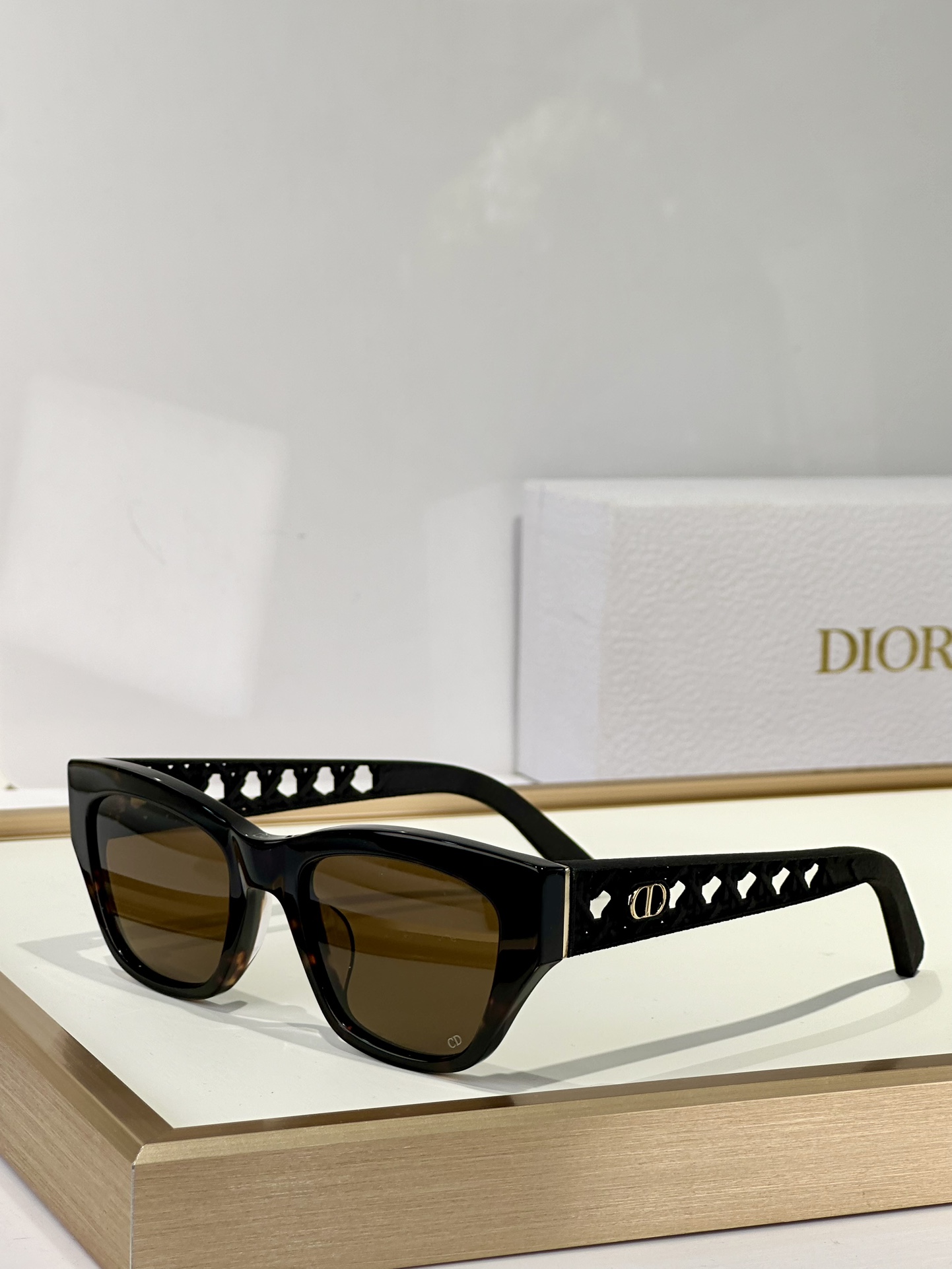 DIOR
MOD：VeryDior S21
Size：53口20-140
