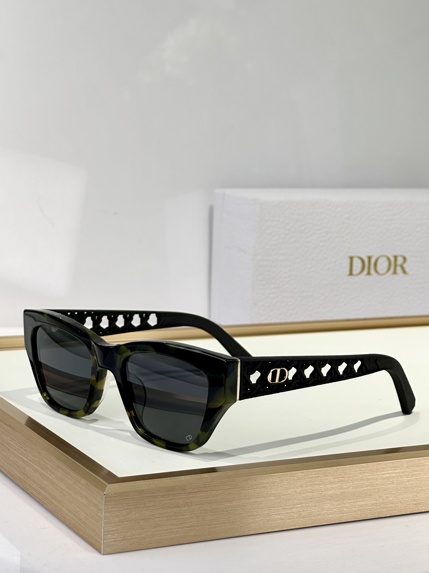  DIOR
MOD：VeryDior S21
Size：53口20-140
