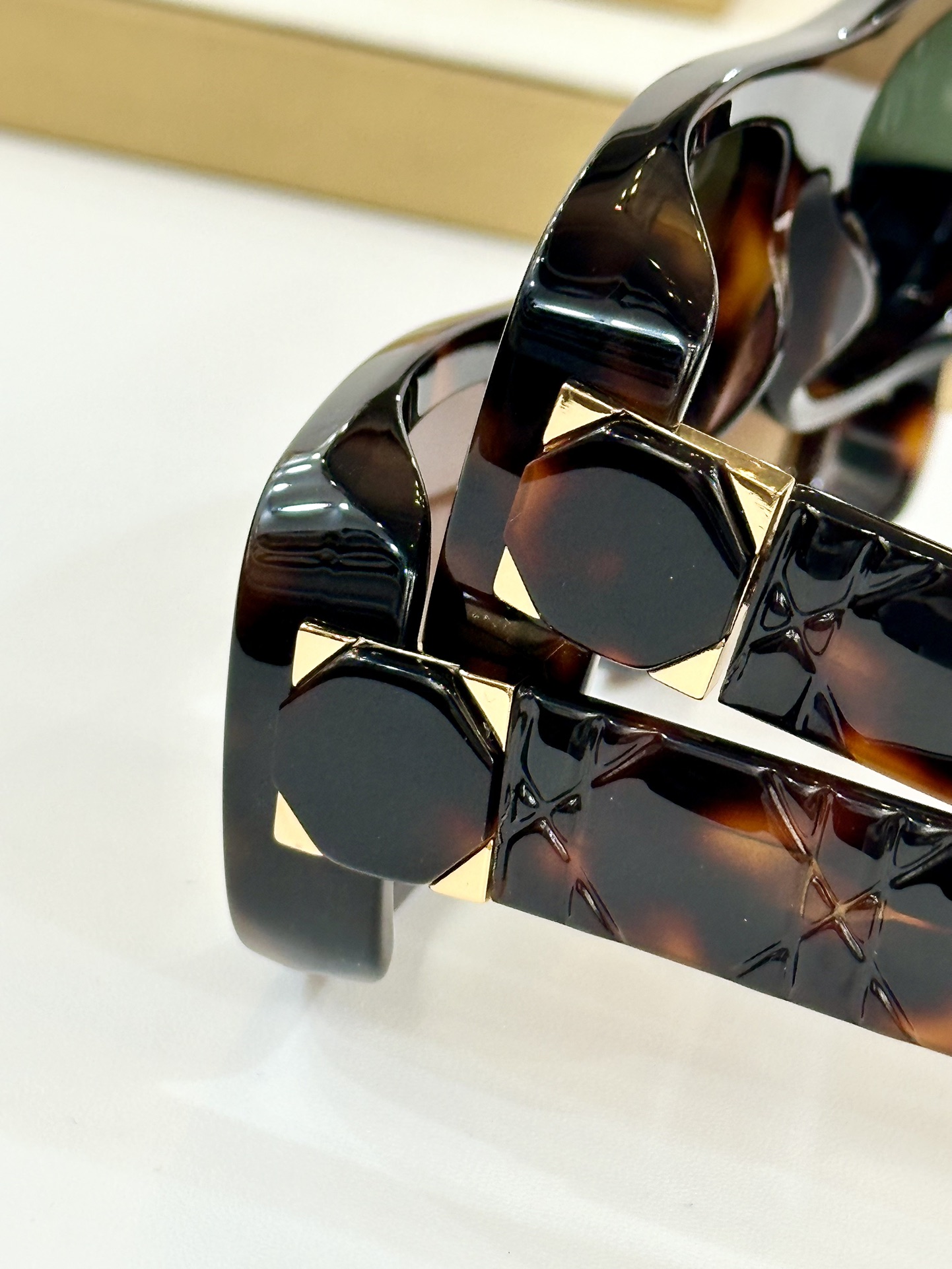 。 DIOR
MOD：Lady95.22S1I
Size：59口18 130

