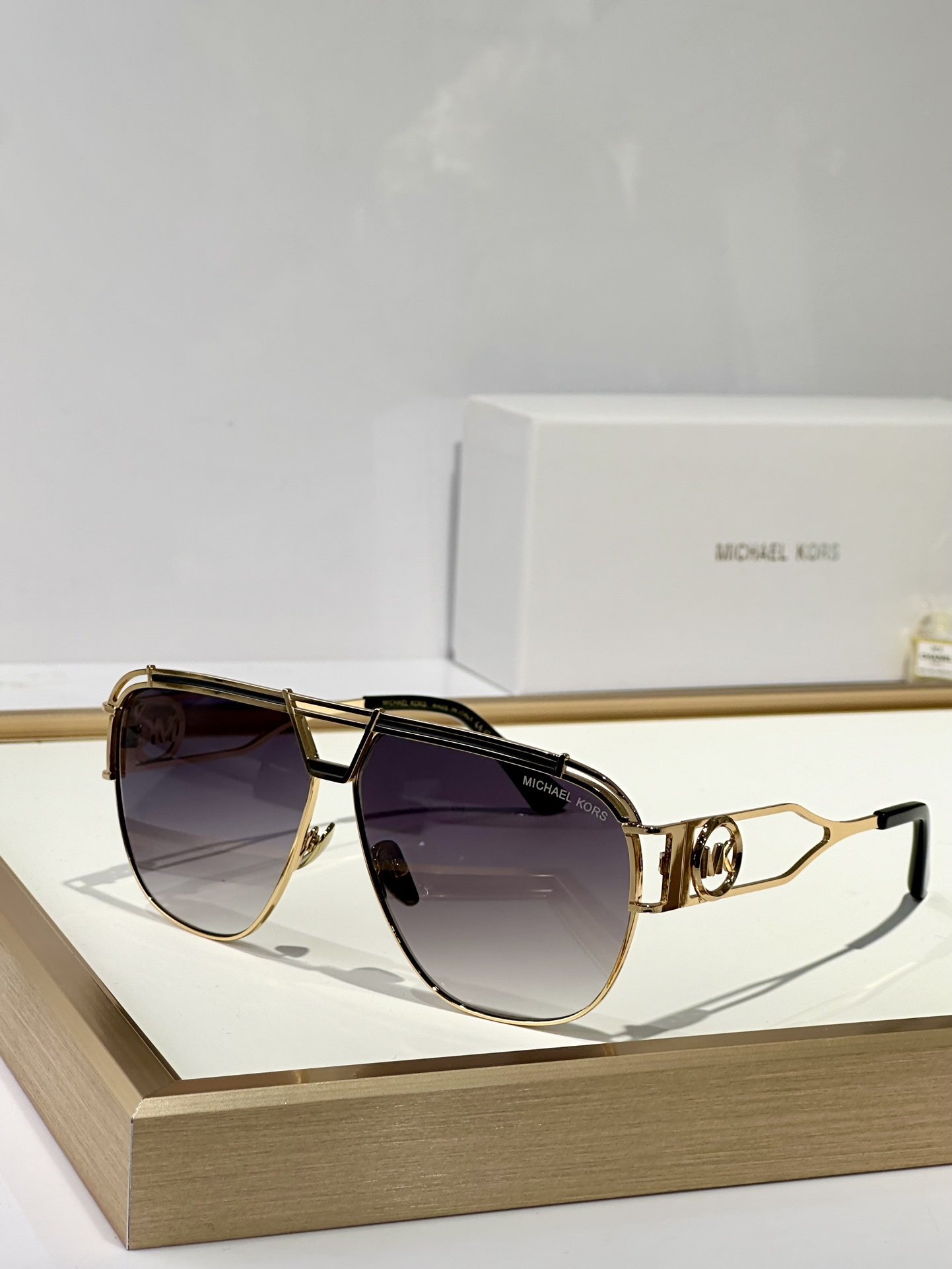  MICHAEL KORS
MODEL：MK1102
SIZE：62口10-140
