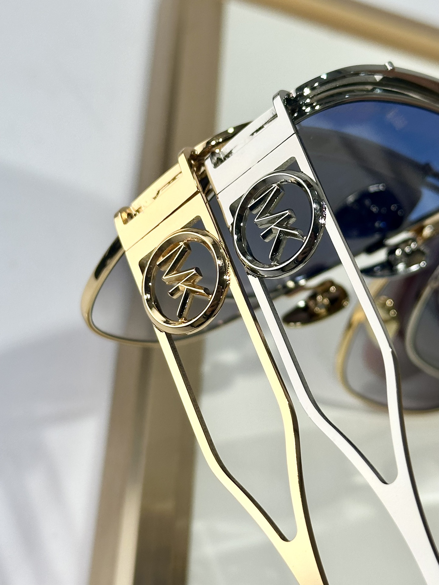  MICHAEL KORS
MODEL：MK1102
SIZE：62口10-140
