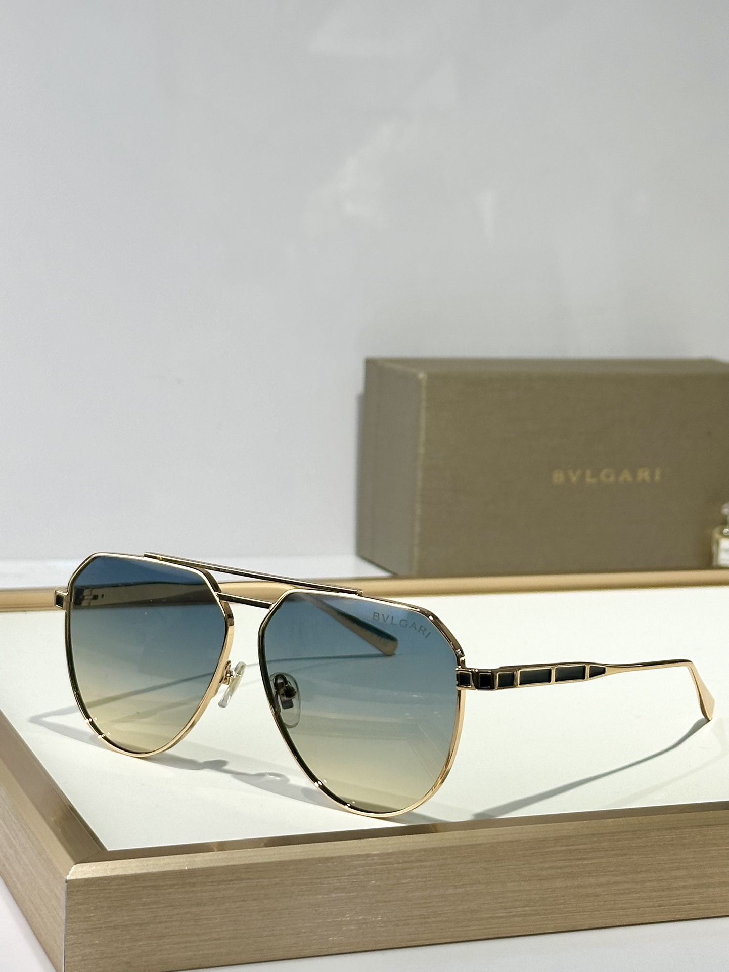  BVLGAR*
MODEL：NMS21NBW8W
SIZE：55口14-143
