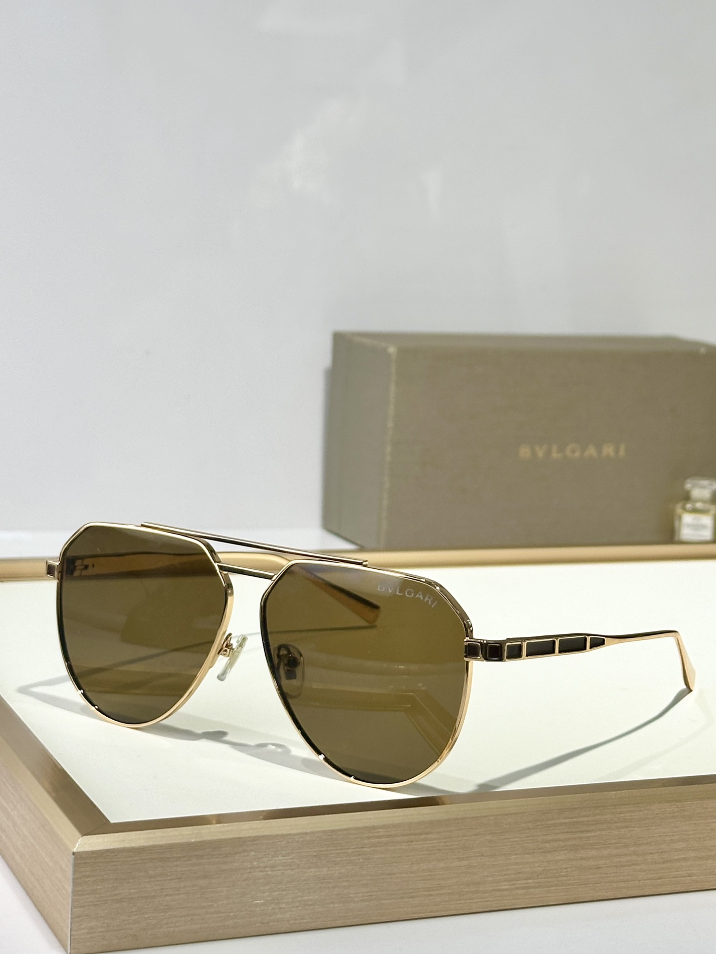  BVLGAR*
MODEL：NMS21NBW8W
SIZE：55口14-143
