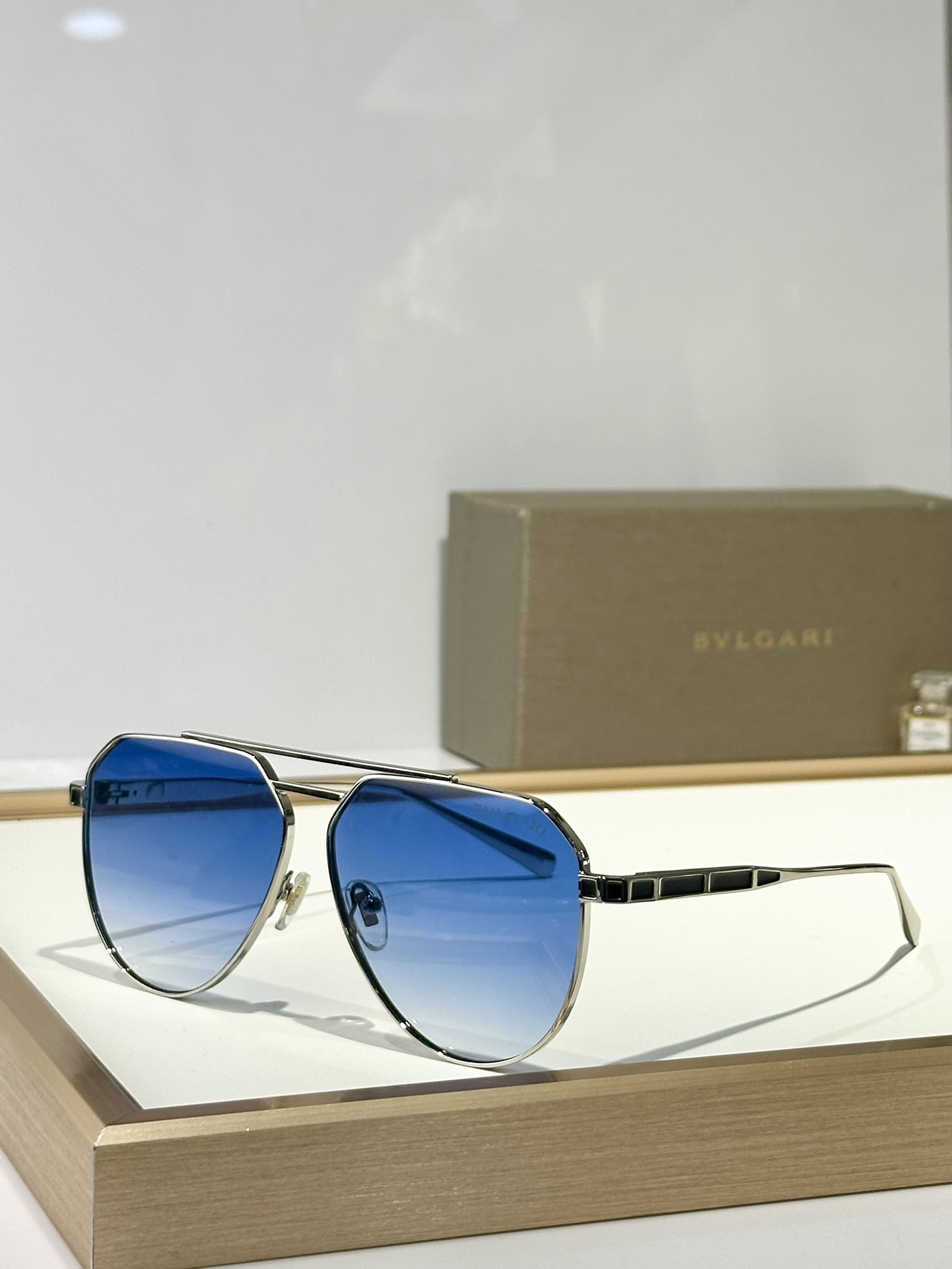  BVLGAR*
MODEL：NMS21NBW8W
SIZE：55口14-143
