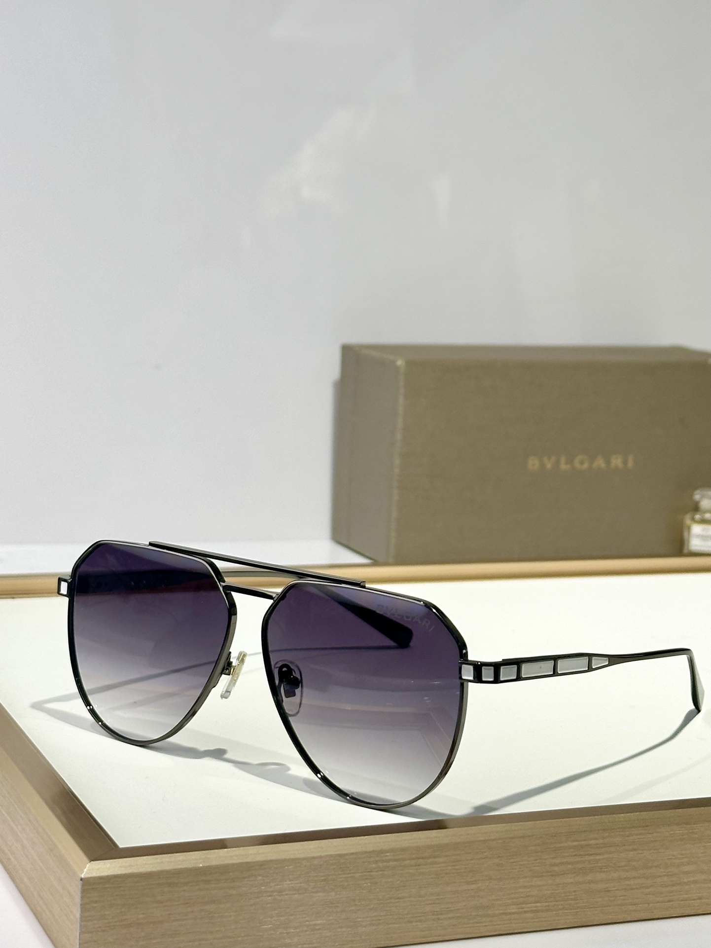  BVLGAR*
MODEL：NMS21NBW8W
SIZE：55口14-143
