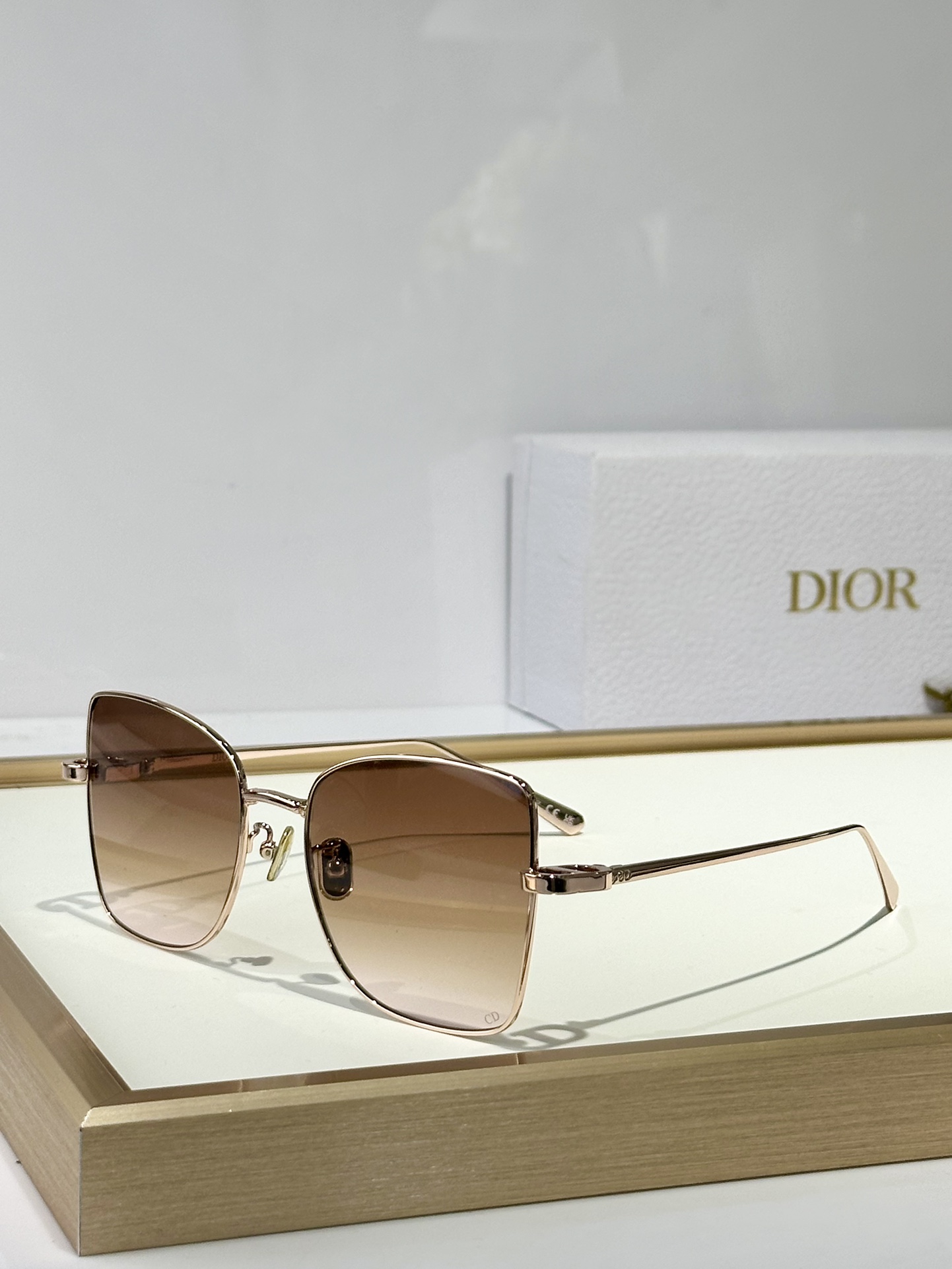  DIOR
MOD：CDiorB1F
Size：55口17 140

