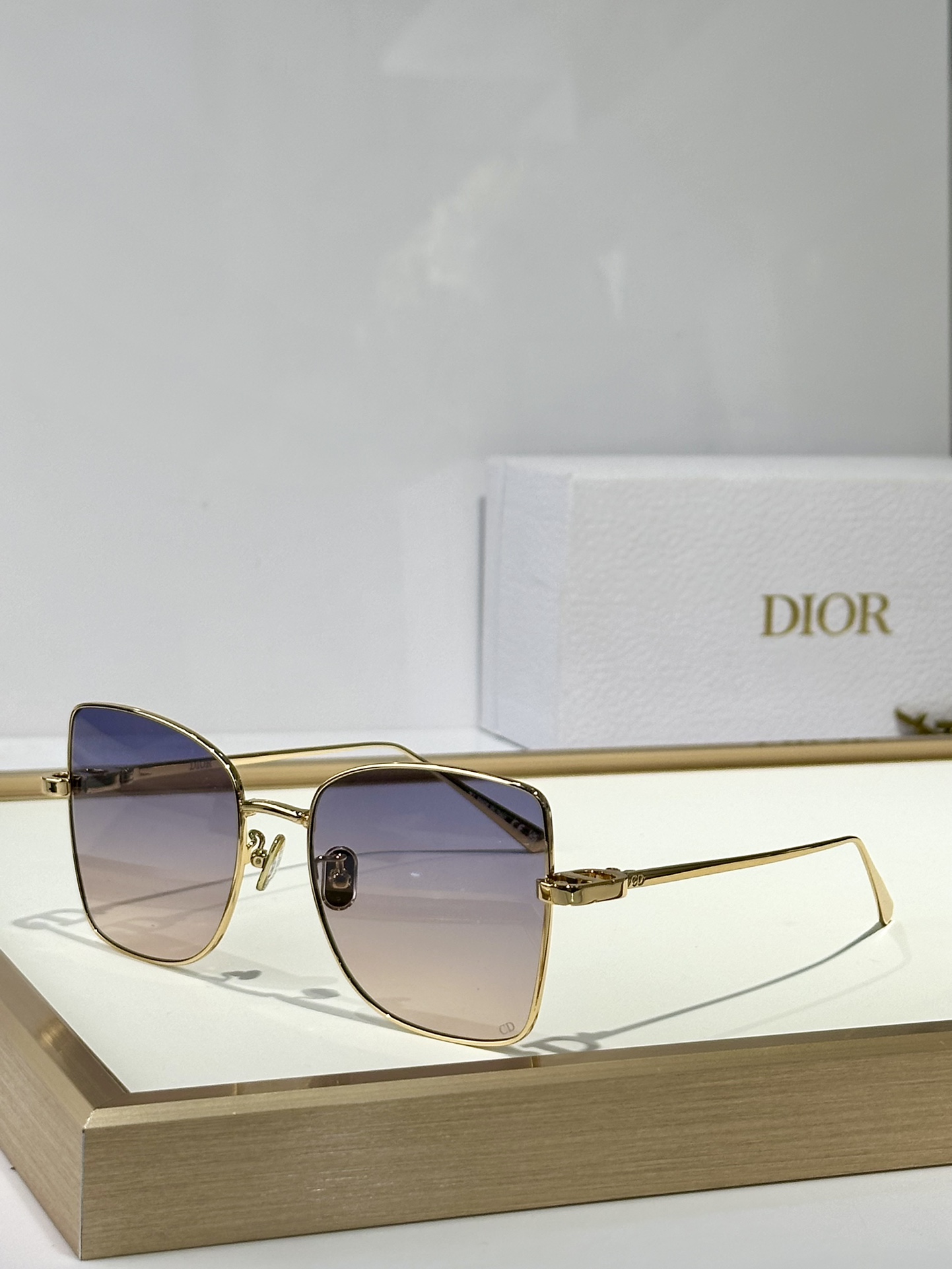  DIOR
MOD：CDiorB1F
Size：55口17 140

