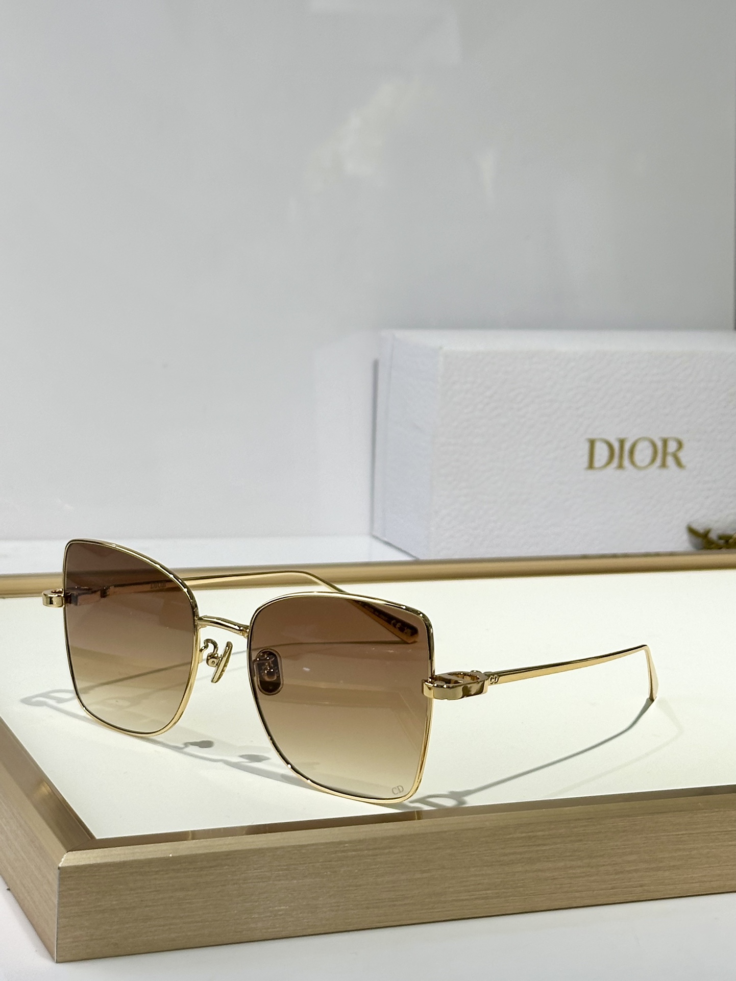  DIOR
MOD：CDiorB1F
Size：55口17 140

