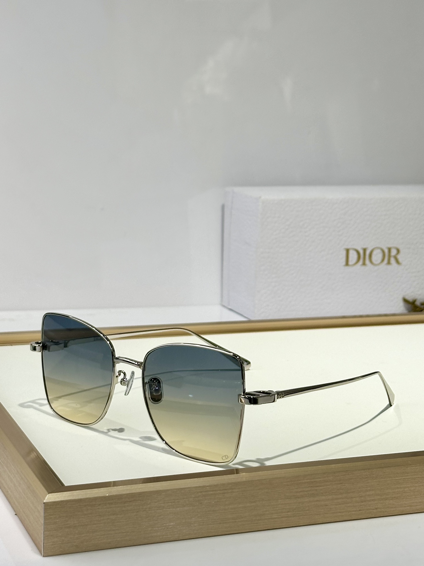  DIOR
MOD：CDiorB1F
Size：55口17 140

