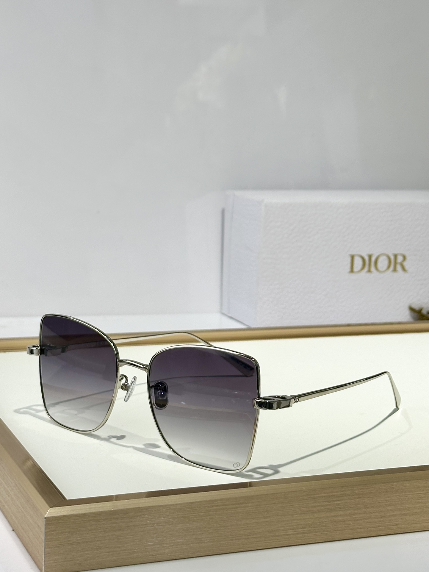  DIOR
MOD：CDiorB1F
Size：55口17 140

