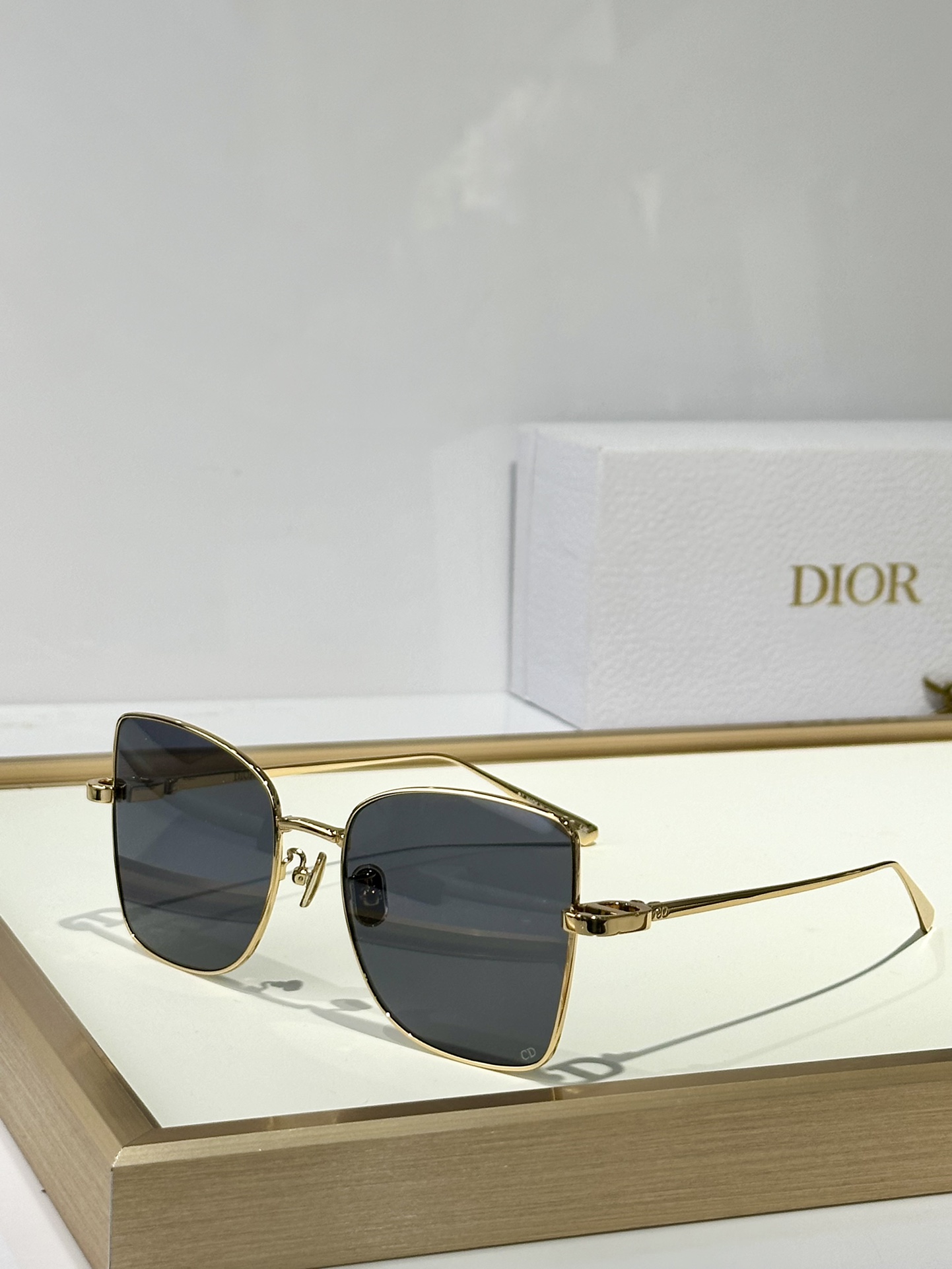  DIOR
MOD：CDiorB1F
Size：55口17 140

