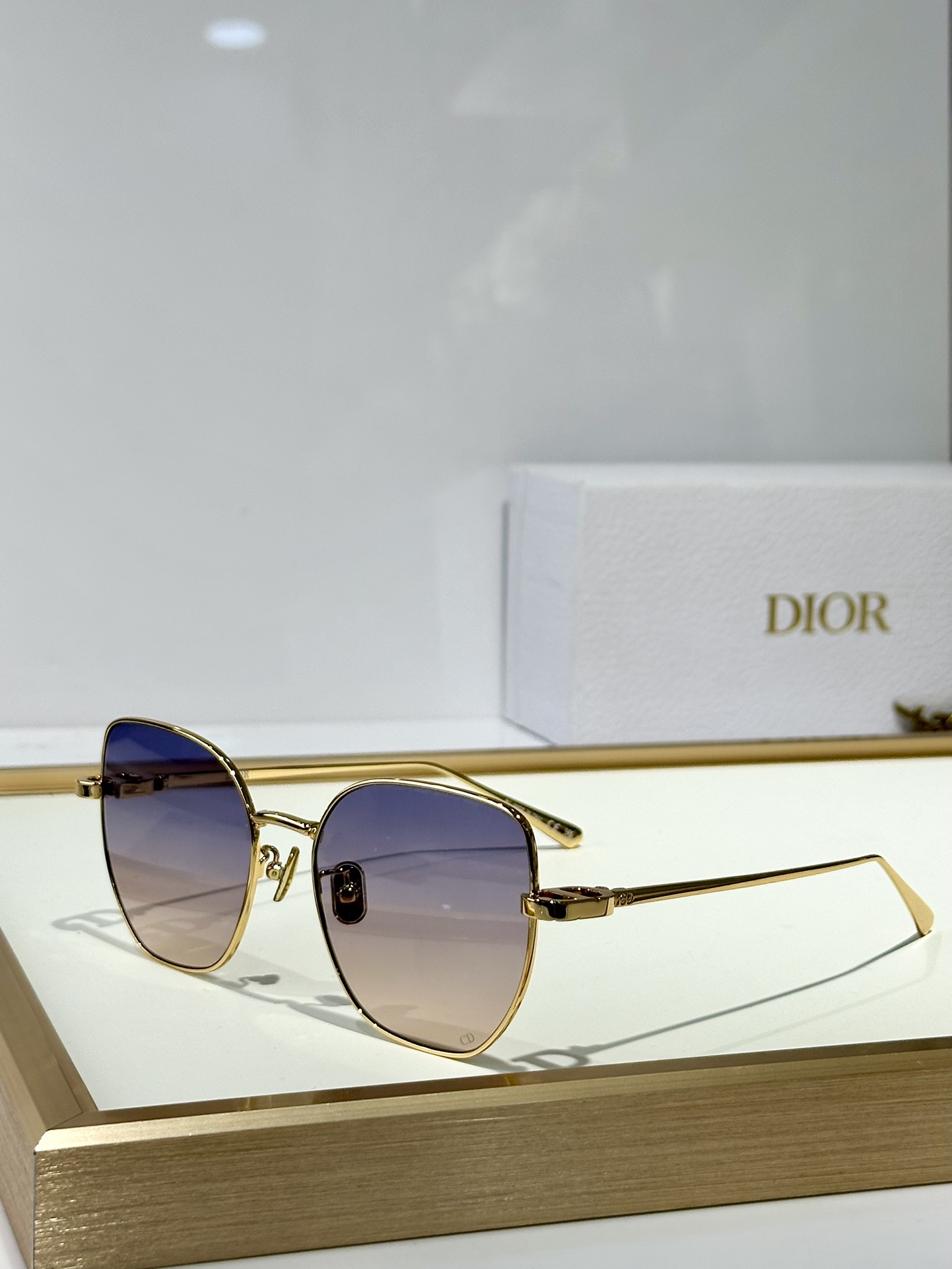  DIOR
MOD：CDiorB3F
Size：55口17 140
