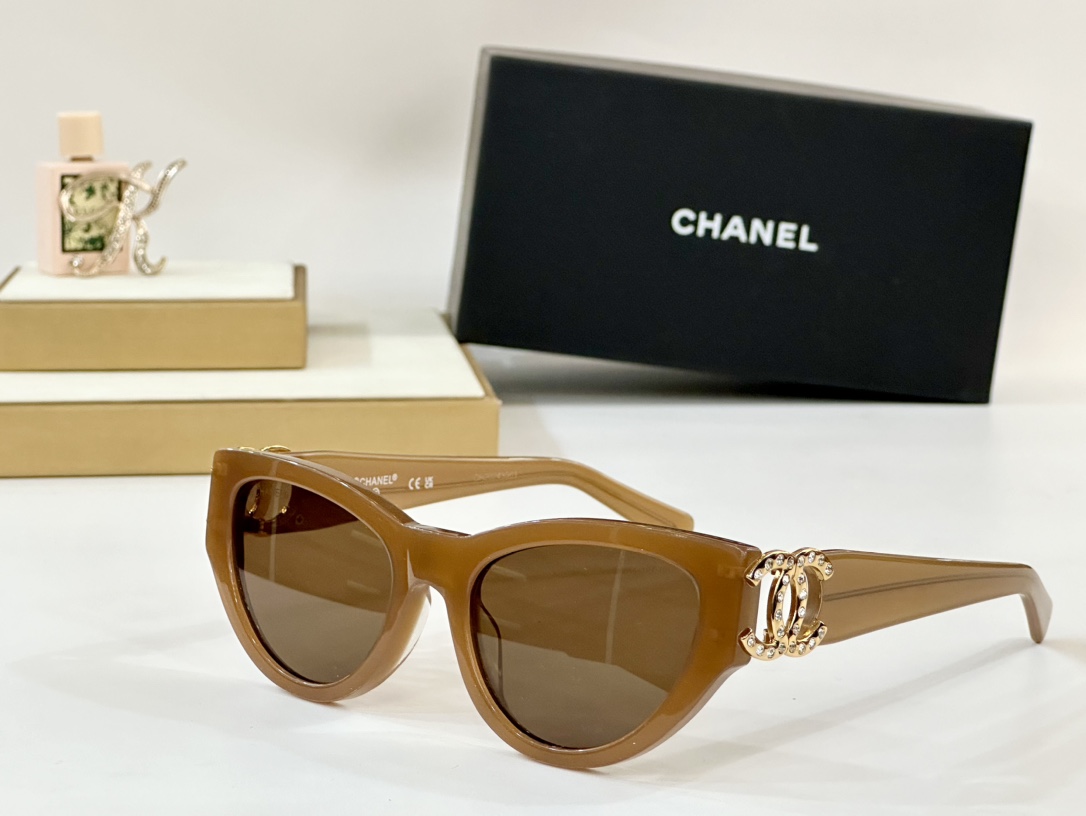  CHANEL
Model  6990
Size：53-20-145

