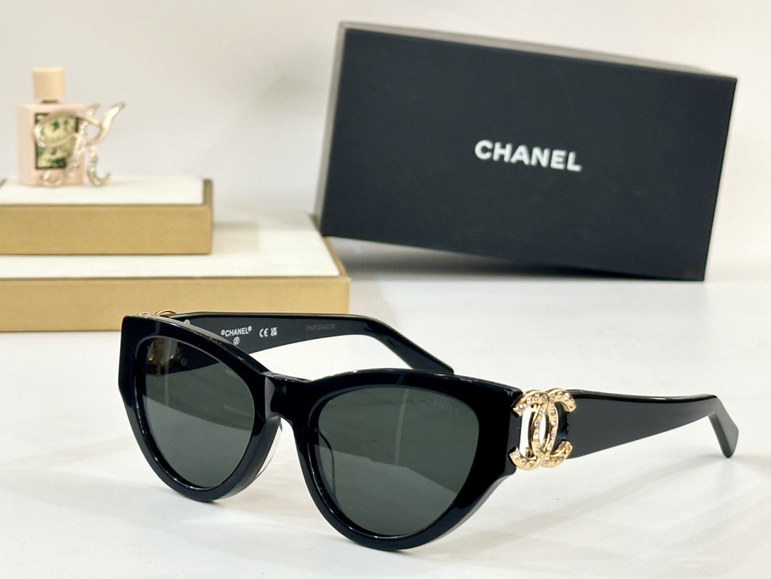  CHANEL
Model  6990
Size：53-20-145
