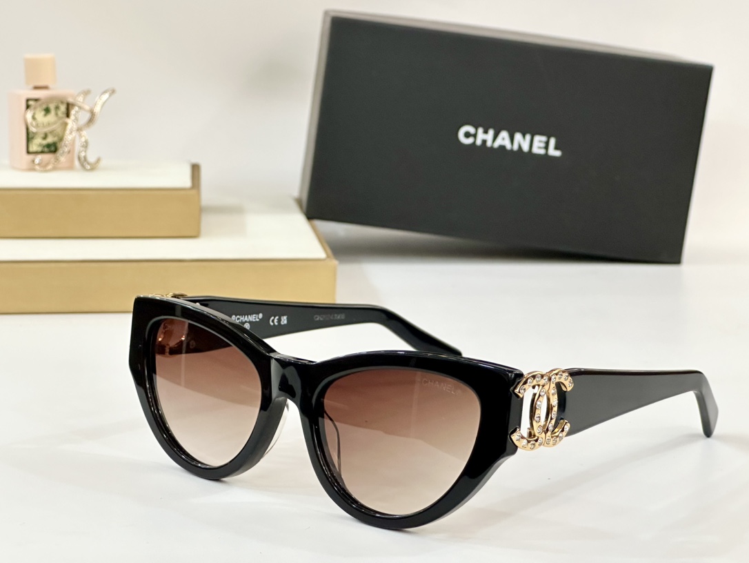  CHANEL
Model  6990
Size：53-20-145
