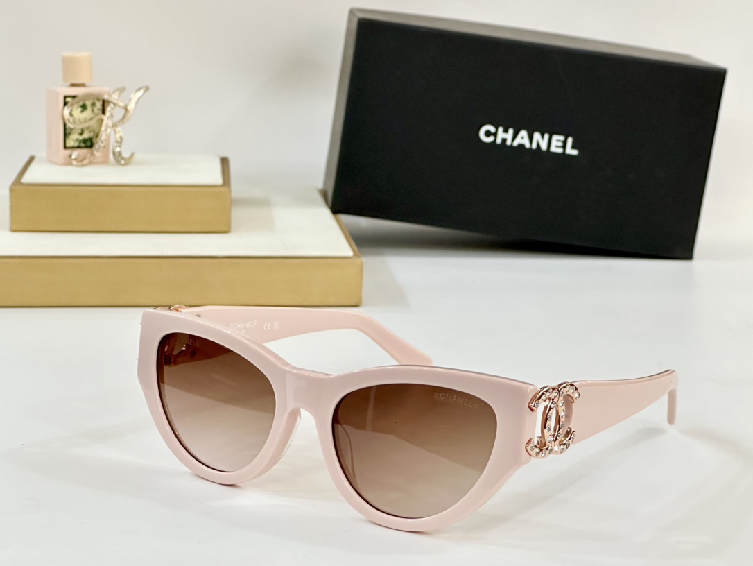  CHANEL
Model  6990
Size：53-20-145
