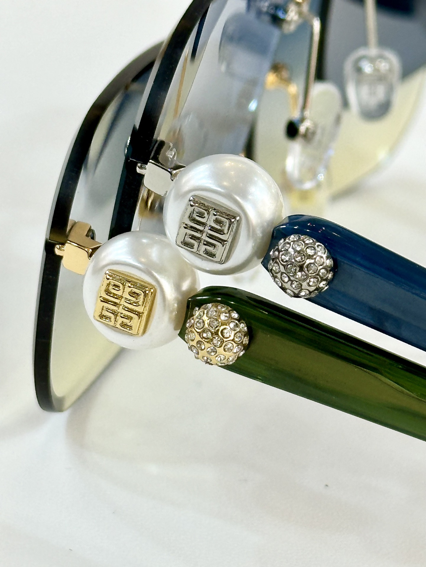  GIVENCH*
MODEL：GV4009M
SIZE：61口17-140
