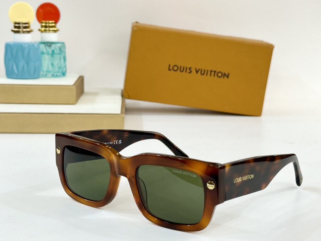  LOUIS VUITTON
MOD：LV Z1973
Size：52口22 145

