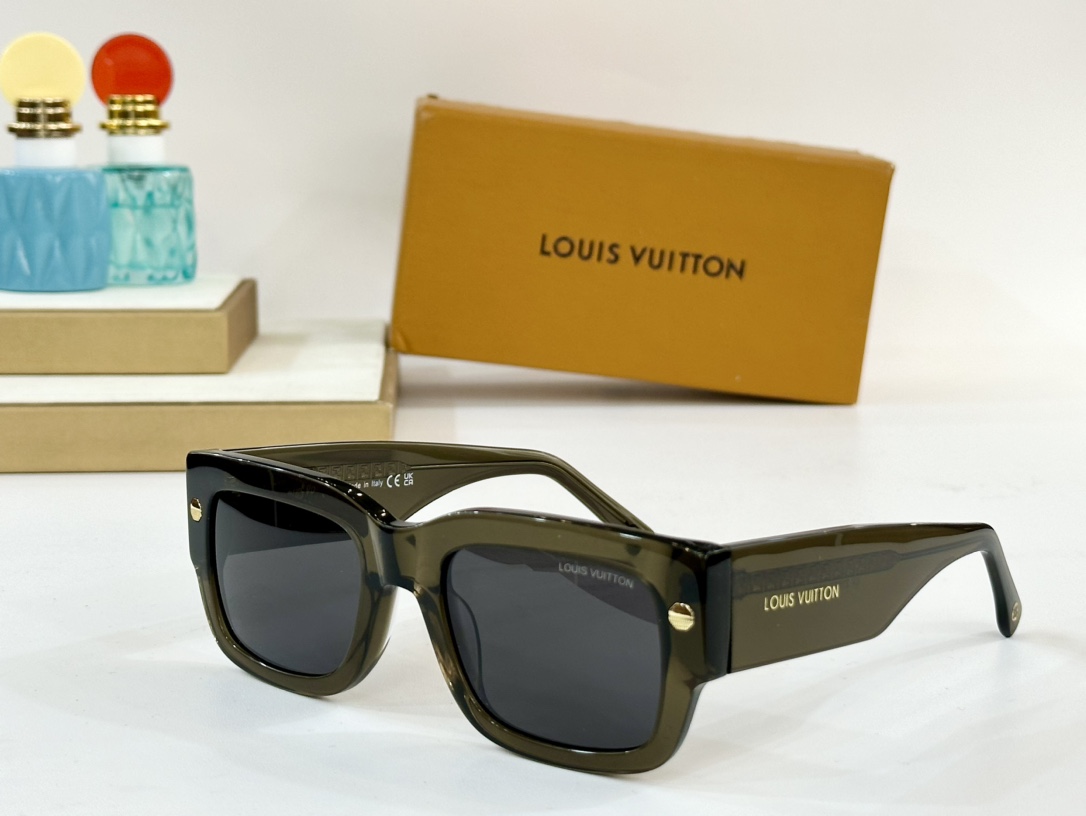  LOUIS VUITTON
MOD：LV Z1973
Size：52口22 145
