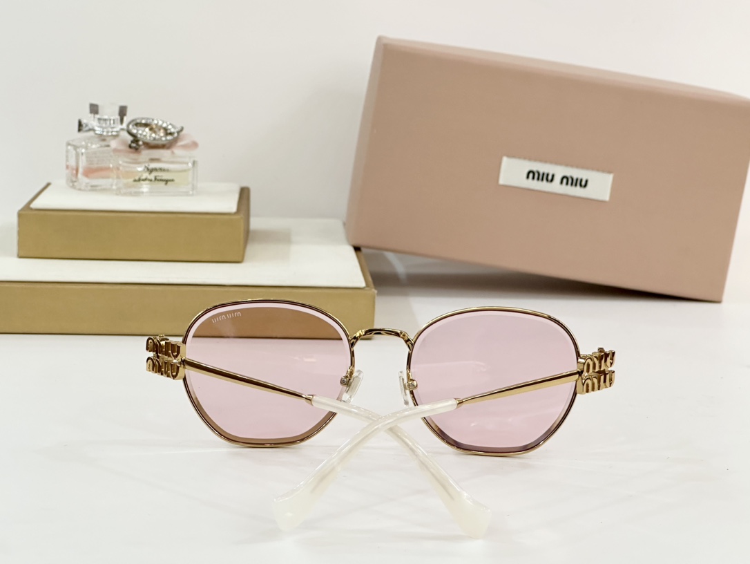  MIU MIU
MOD：MU56ZS
Size：57口18-145
