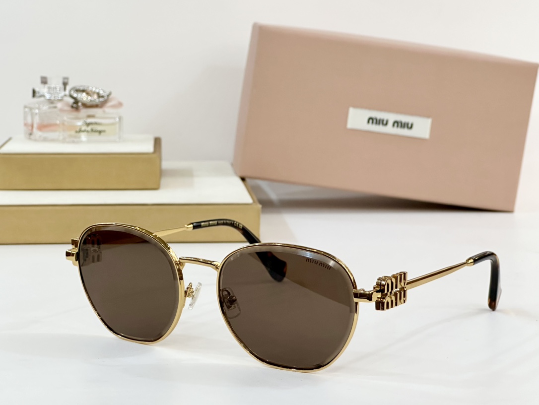  MIU MIU
MOD：MU56ZS
Size：57口18-145
