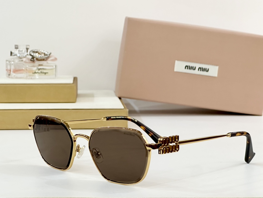  MIU MIU
MOD：MU55ZS
Size：60口18 145
