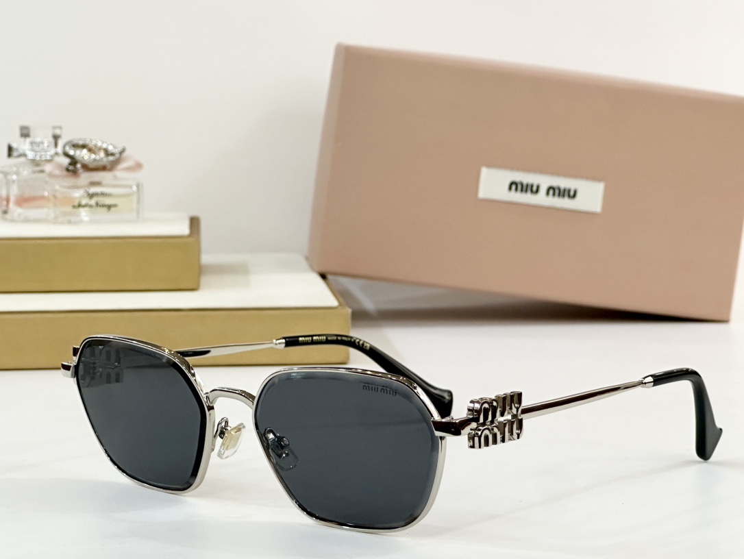  MIU MIU
MOD：MU55ZS
Size：60口18 145
