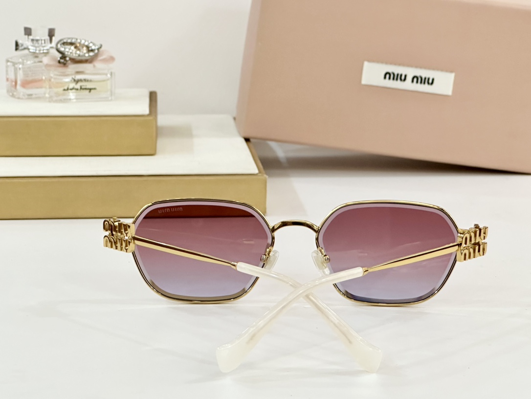  MIU MIU
MOD：MU55ZS
Size：60口18 145
