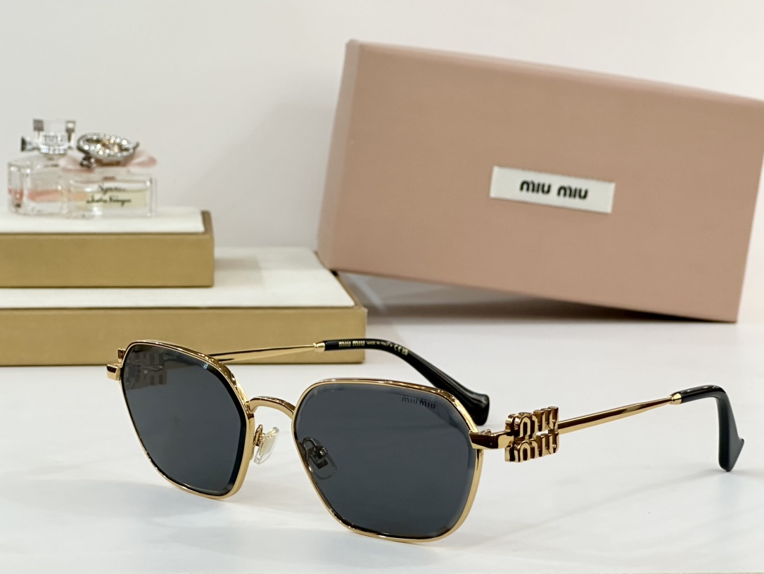  MIU MIU
MOD：MU55ZS
Size：60口18 145
