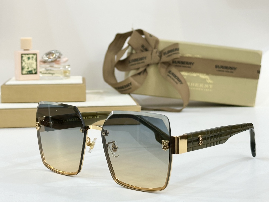  BURBERRY
MOD：BE2491
Size：60口17 145
