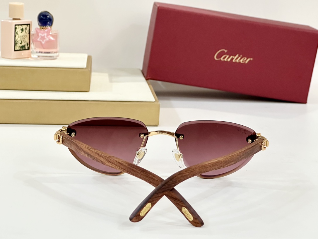  CARTIER✨
ModCT0616S
SIZE：58口17 140
