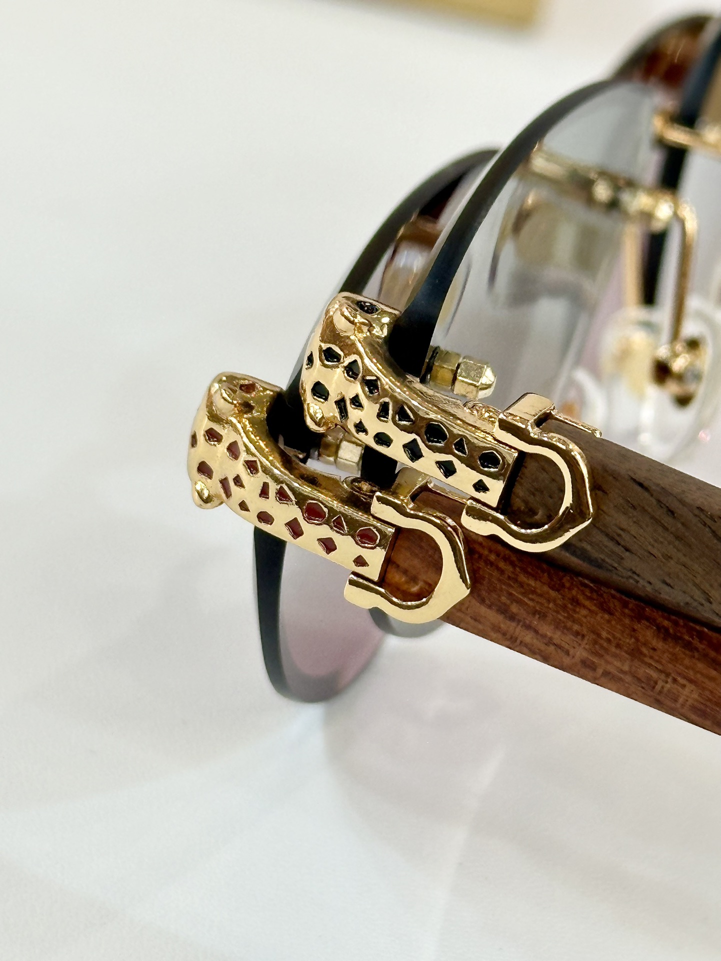  CARTIER✨
ModCT0616S
SIZE：58口17 140

