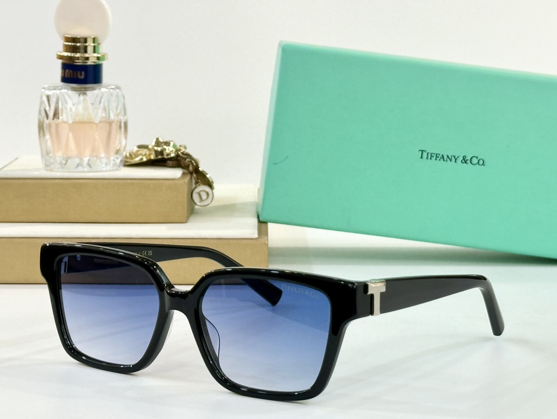  TIFFANY&CO.
MOD：TF2232U
Size：55口16 140
