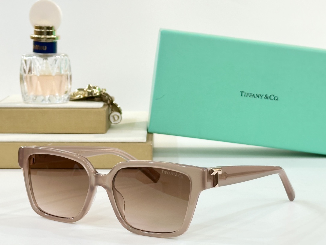 TIFFANY&CO.
MOD：TF2232U
Size：55口16 140
