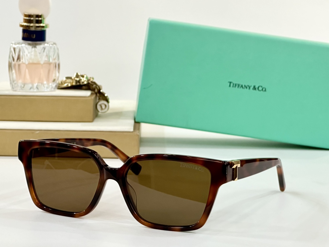  TIFFANY&CO.
MOD：TF2232U
Size：55口16 140
