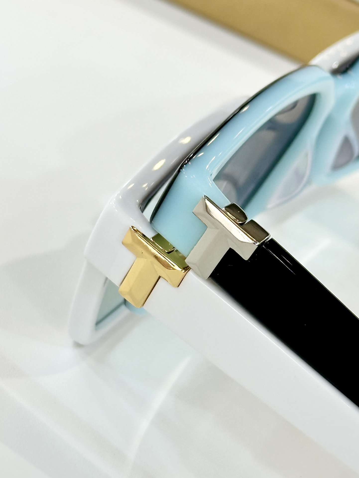  TIFFANY&CO.
MOD：TF2232U
Size：55口16 140
