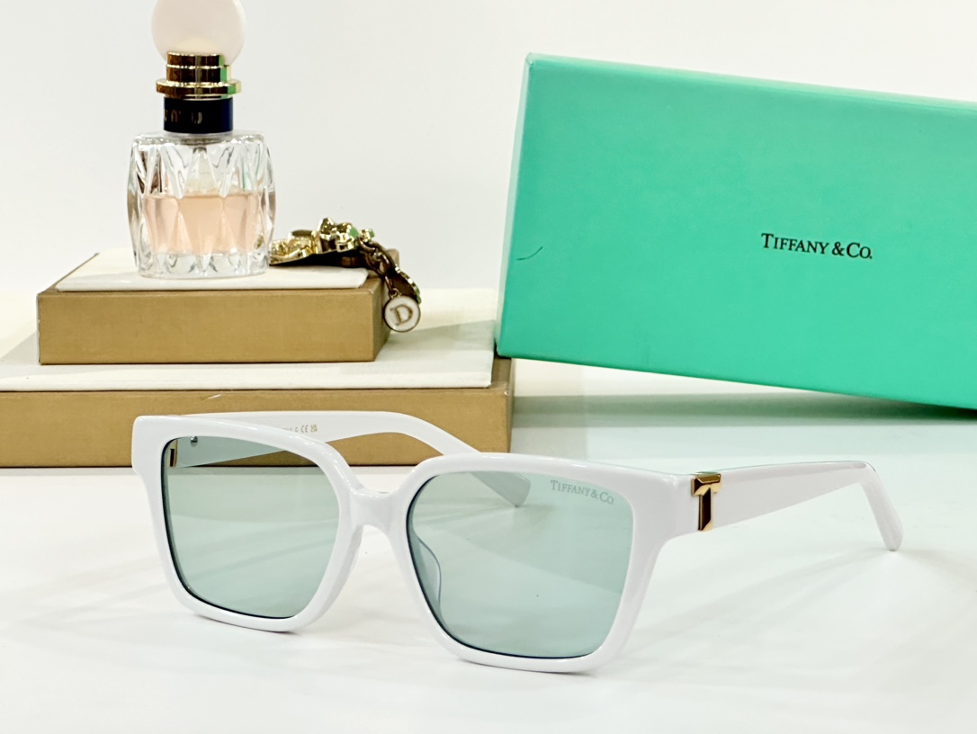  TIFFANY&CO.
MOD：TF2232U
Size：55口16 140
