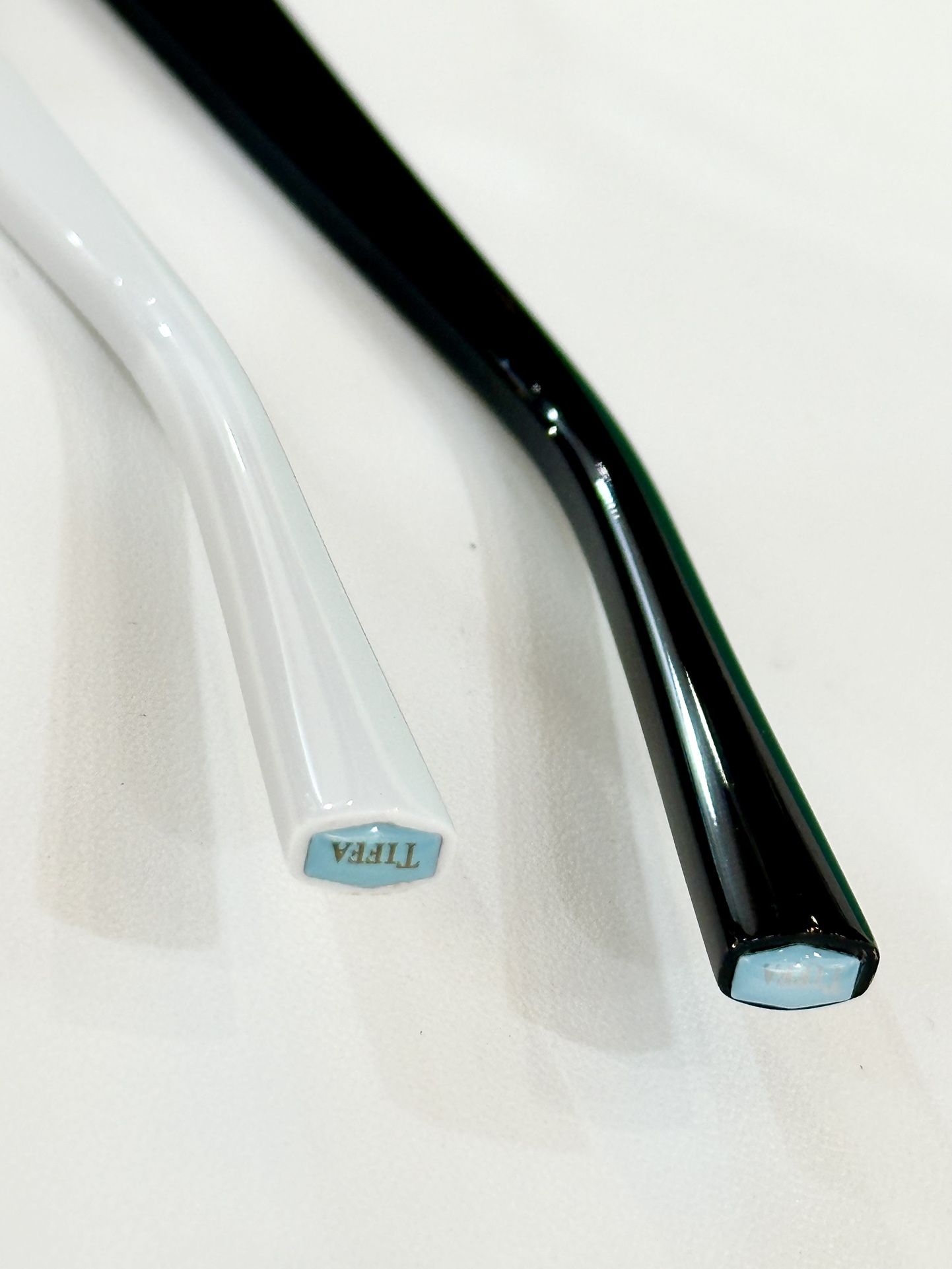  TIFFANY&CO.
MOD：TF2232U
Size：55口16 140

