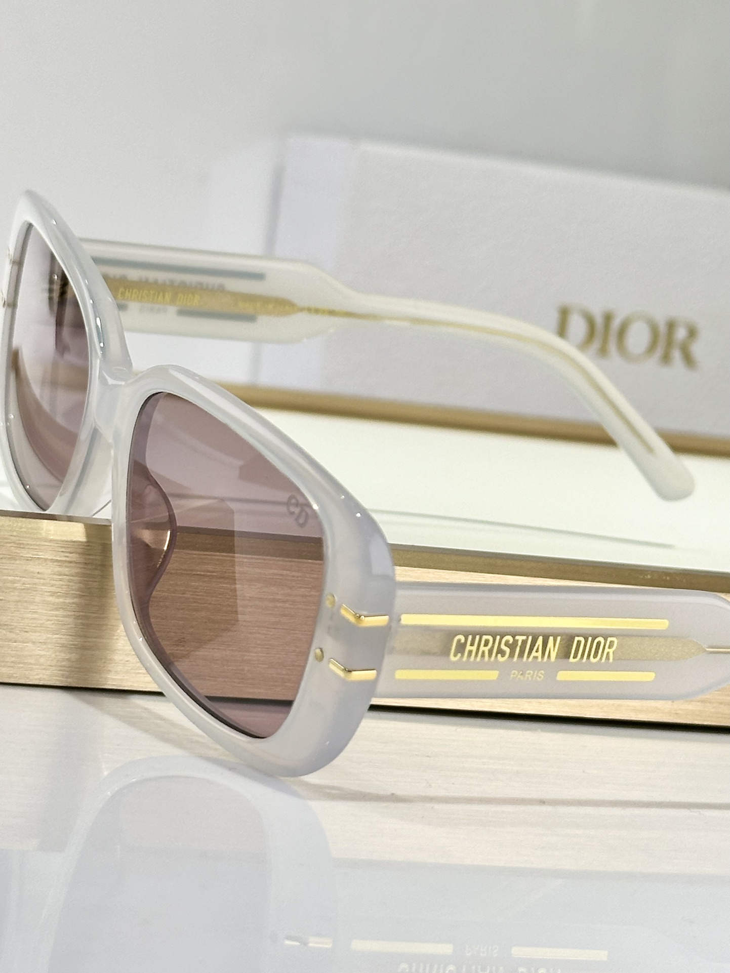  DIOR
MOD：S12F 10A2
Size：57口17 145
