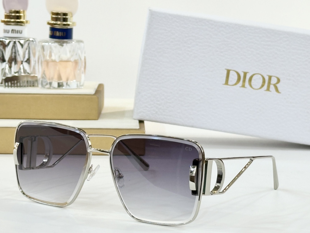  CHRISTIAN DIOR
MOD：10A0
Size：64口16 140
