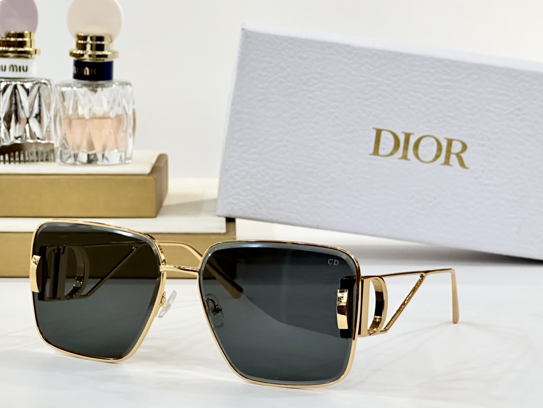  CHRISTIAN DIOR
MOD：10A0
Size：64口16 140

