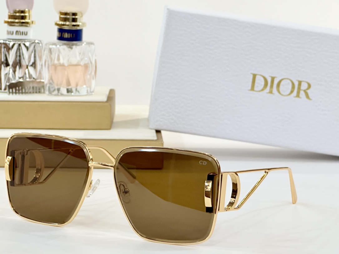  CHRISTIAN DIOR
MOD：10A0
Size：64口16 140
